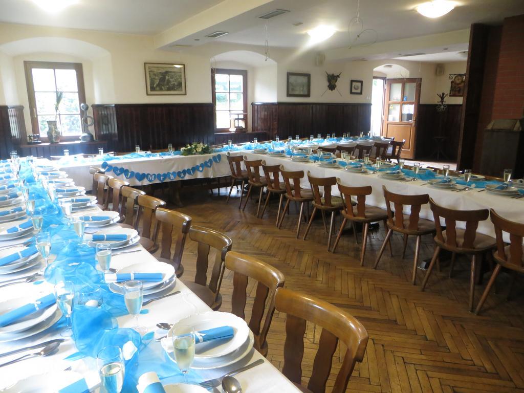 Restaurace a penzion Stará pošta Bečov nad Teplou Exteriér fotografie