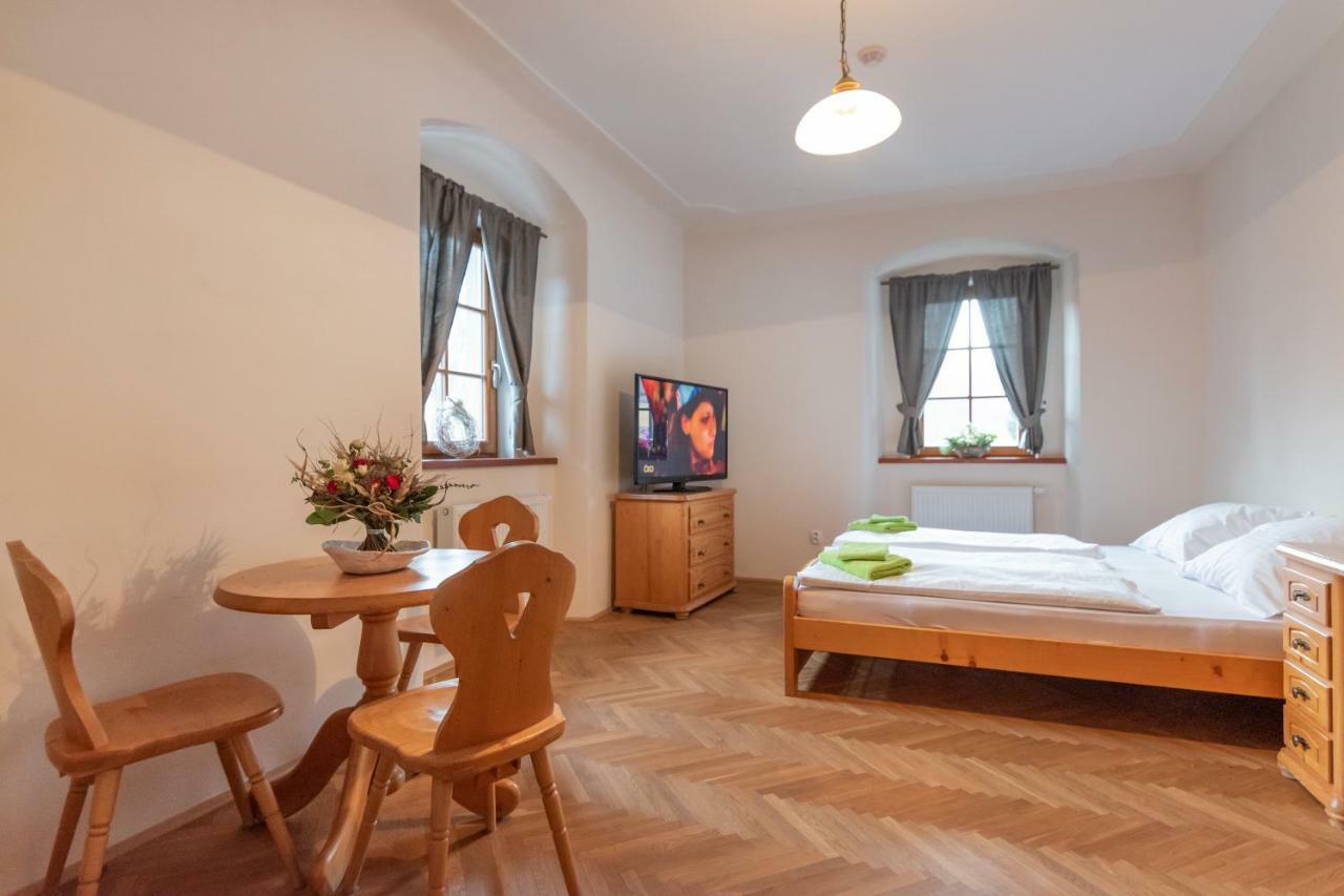 Restaurace a penzion Stará pošta Bečov nad Teplou Exteriér fotografie