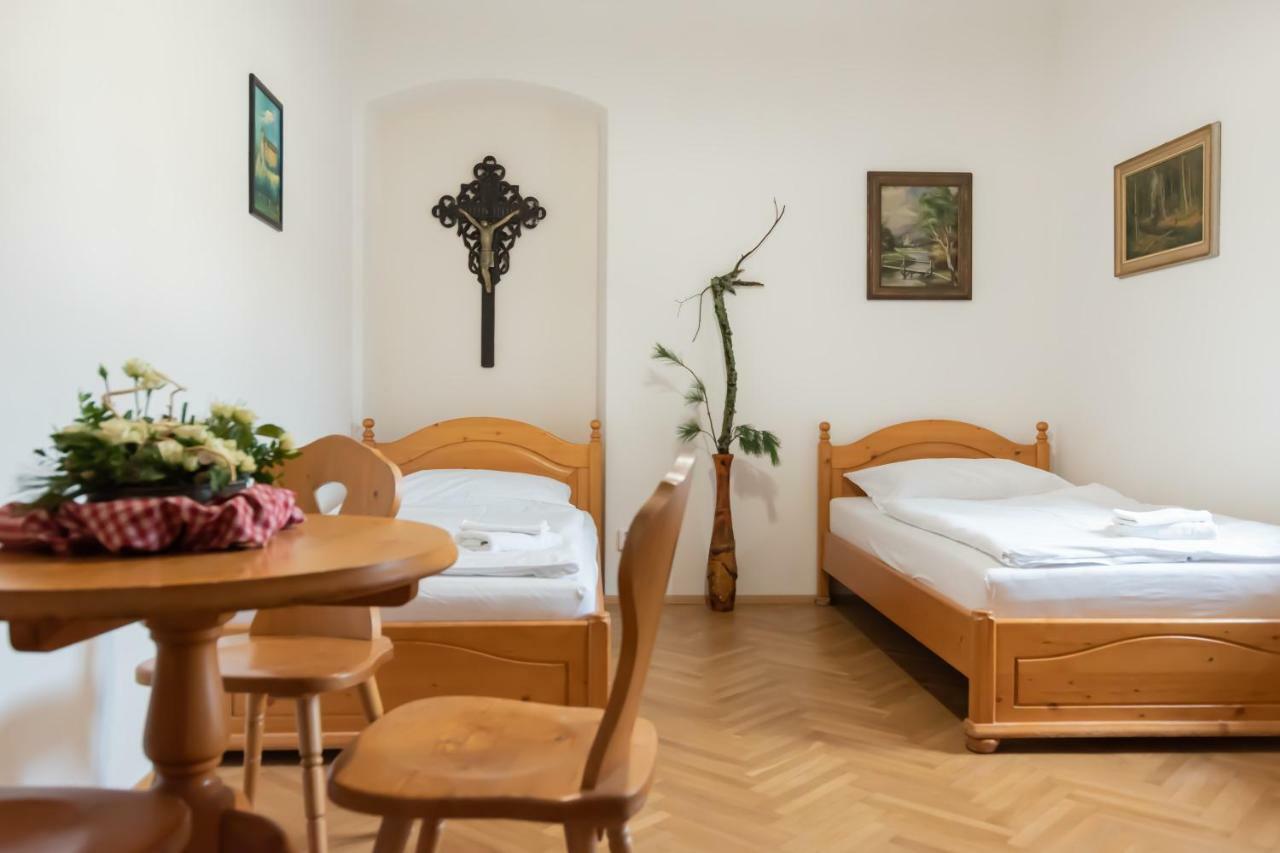 Restaurace a penzion Stará pošta Bečov nad Teplou Exteriér fotografie